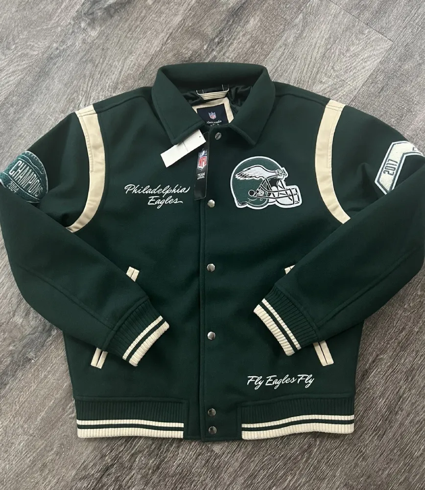 NFL Philadelphia Eagles Vintage Green Fly Varsity Jacket - Image 3
